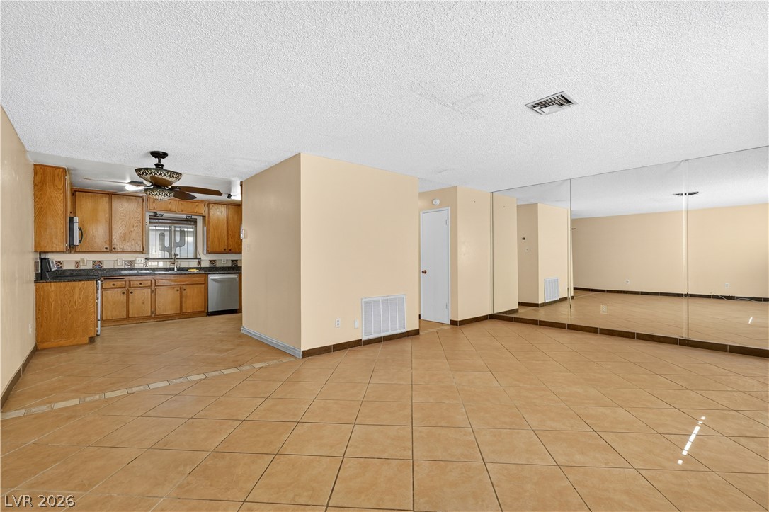 185 Pecos Way 6 Property Photo 7