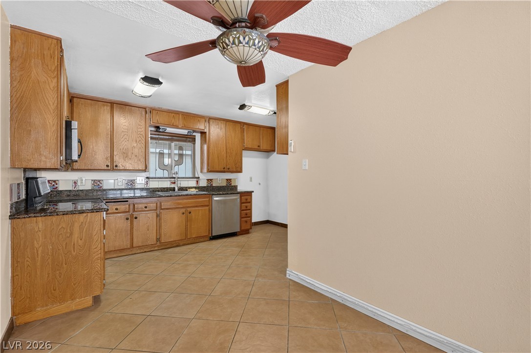 185 Pecos Way 6 Property Photo 11