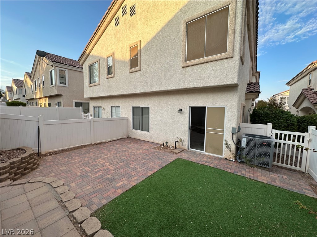 2562 Land Rush Drive Property Photo 2