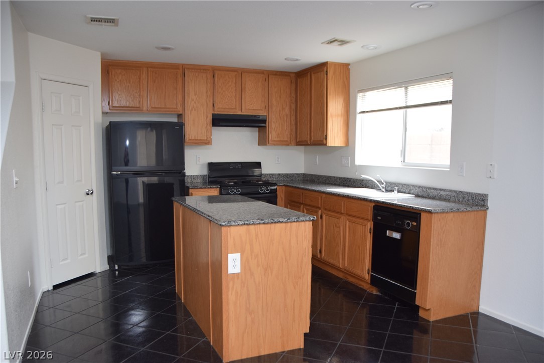531 Cabis Bay Street Property Photo 11