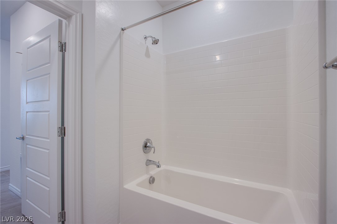 2555 Hampton Road 11201 Property Photo 17