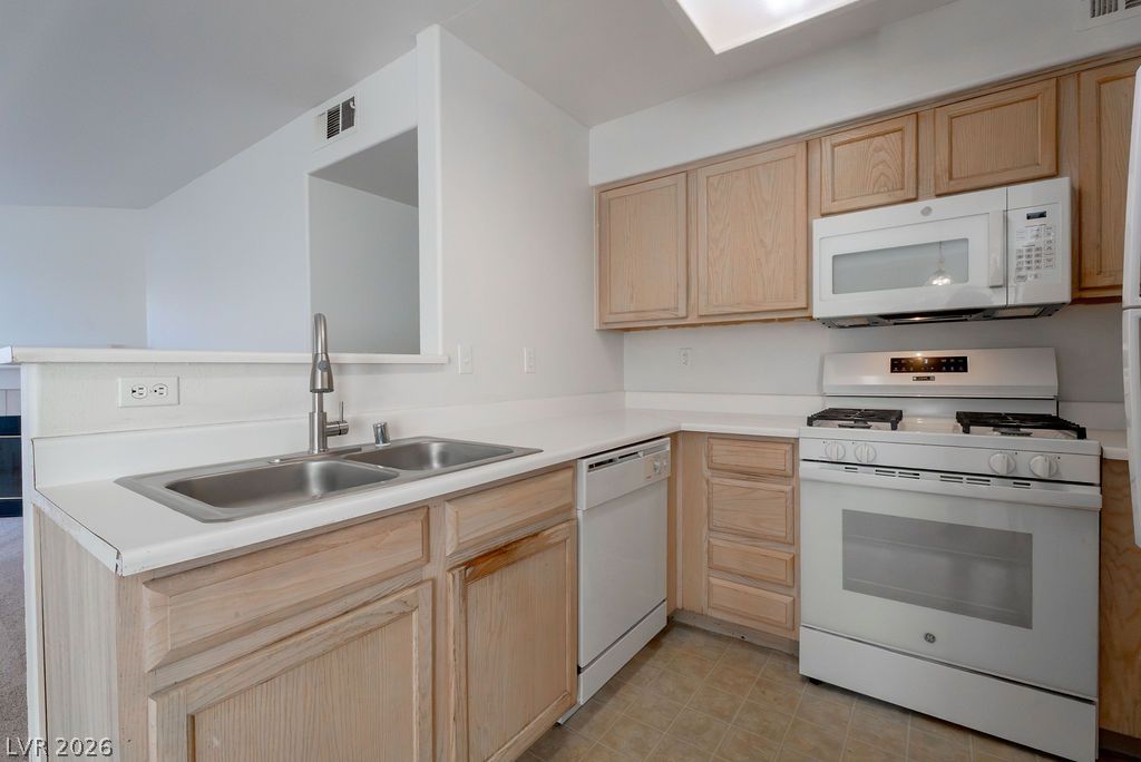 4955 Lindell Road 218 Property Photo 15