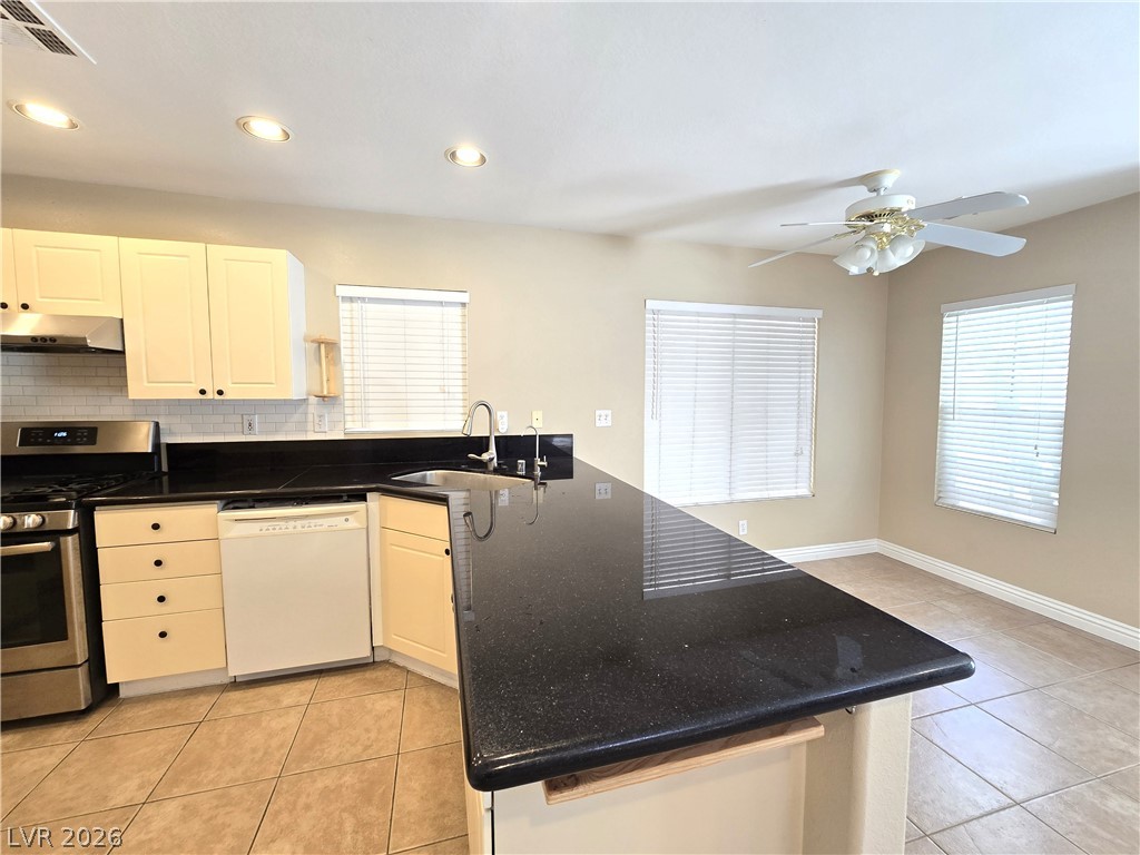 8449 Faucet Avenue Property Photo 6