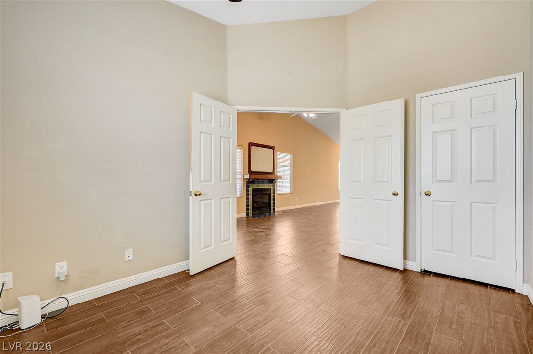 9301 Mountain Range Avenue Property Photo 19