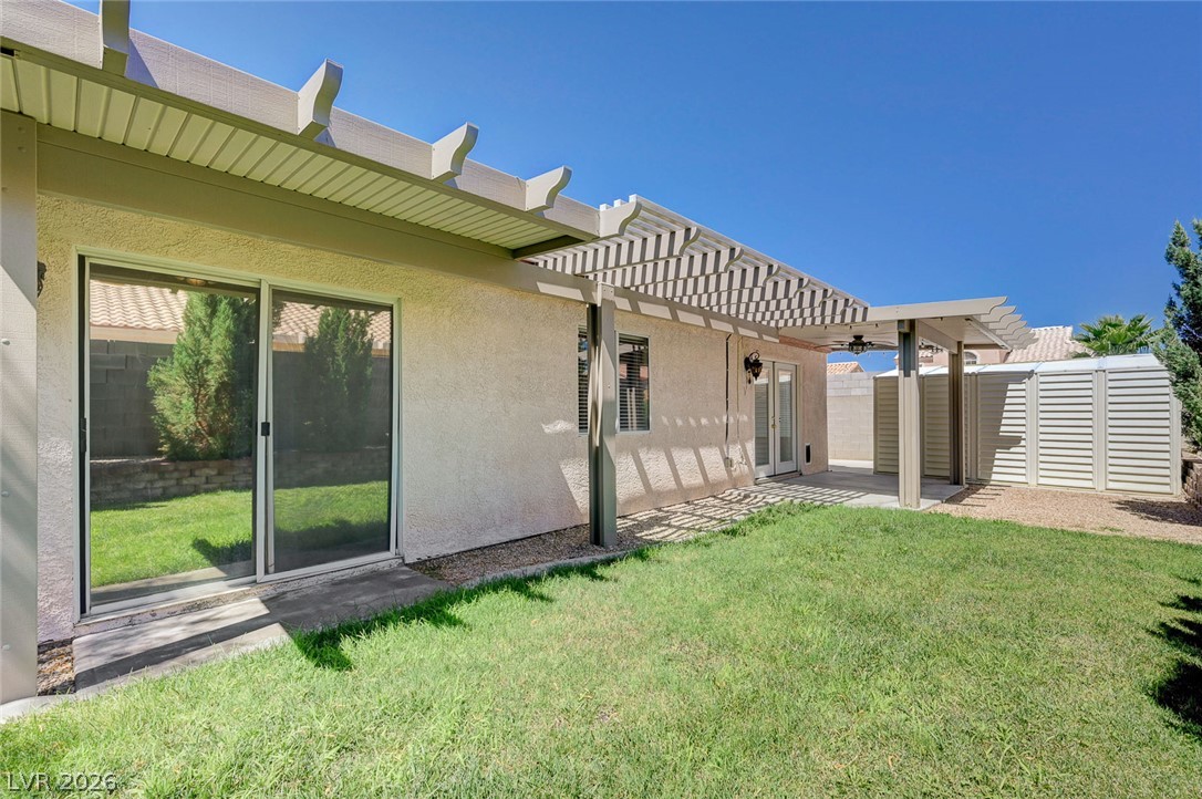 9301 Mountain Range Avenue Property Photo 25