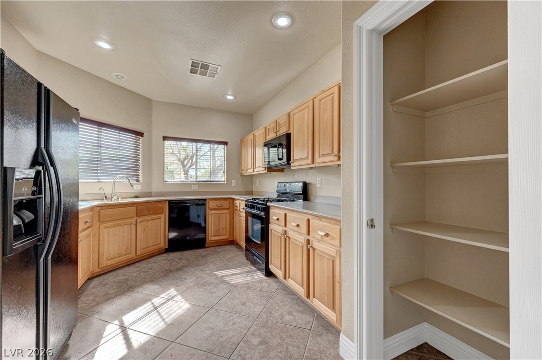 9468 Thatched Sunlight Court 0 Property Photo 8