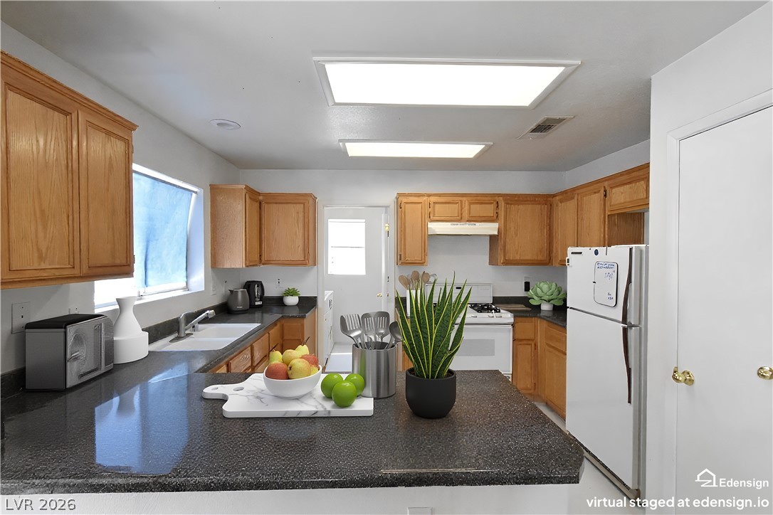 8012 Revolver Avenue Property Photo 8
