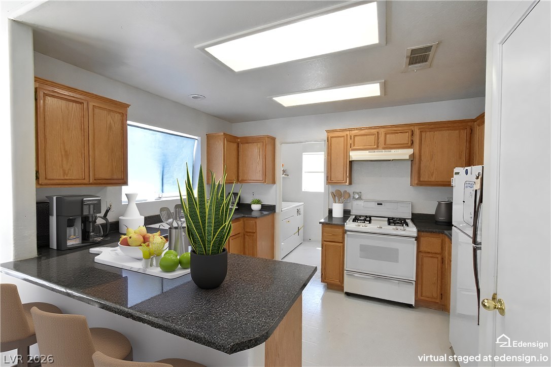 8012 Revolver Avenue Property Photo 9
