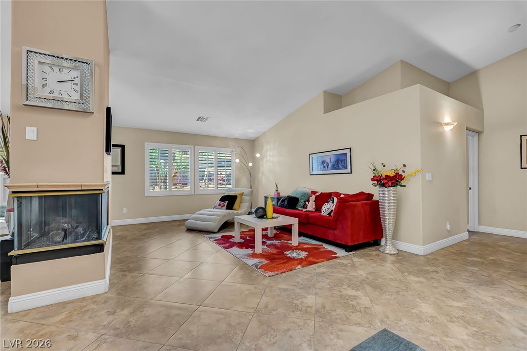 1011 Rose River Court Property Photo 8