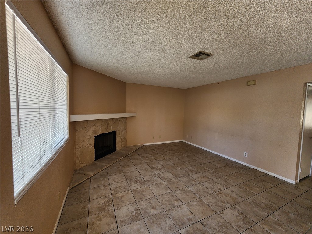 1412 Oak Rock Drive 102 Property Photo 5