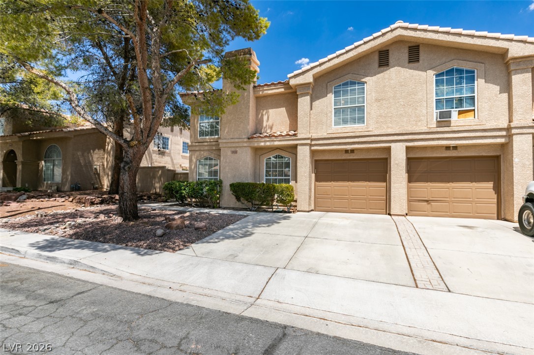 2838 Dawn Crossing Drive Property Photo 2