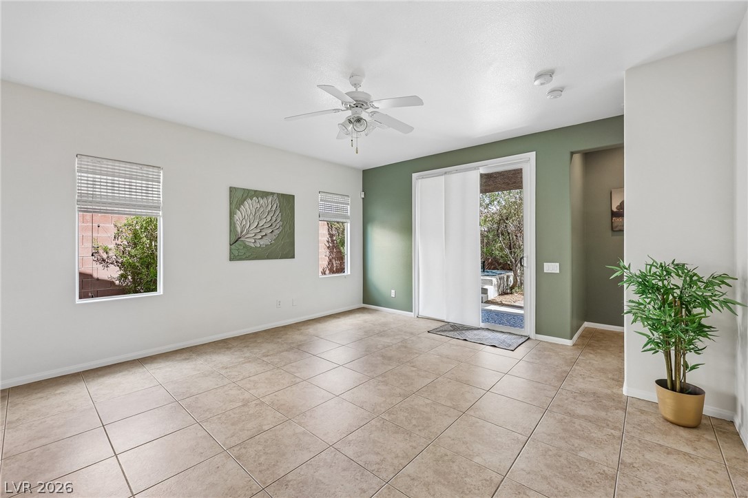 156 Pioneer Peak Place Property Photo 3