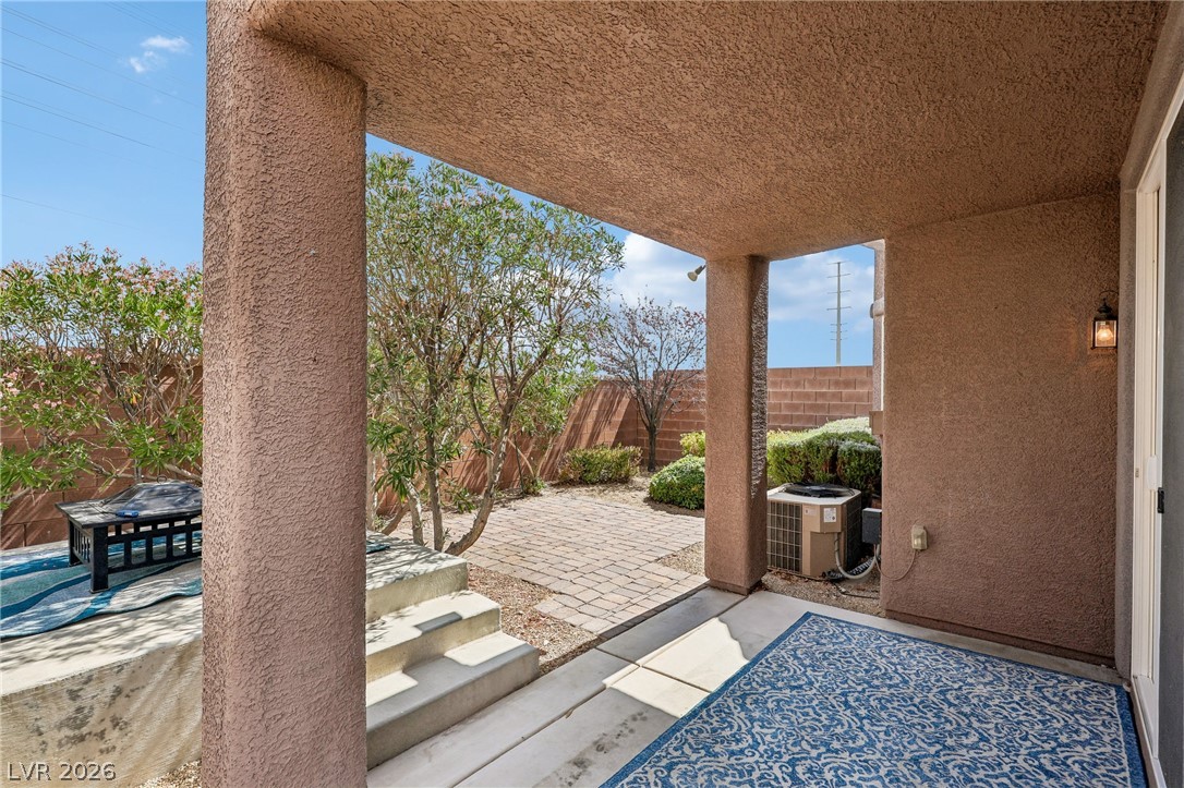 156 Pioneer Peak Place Property Photo 5