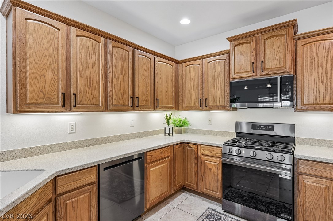 156 Pioneer Peak Place Property Photo 17