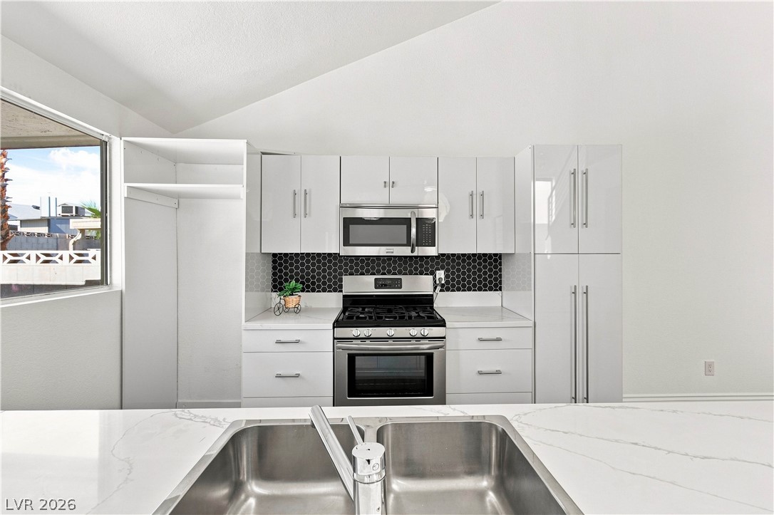 532 Crony Avenue Property Photo 8