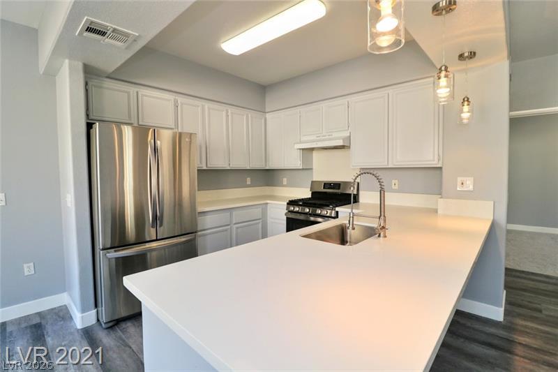 9901 Trailwood Drive 1104 Property Photo 2
