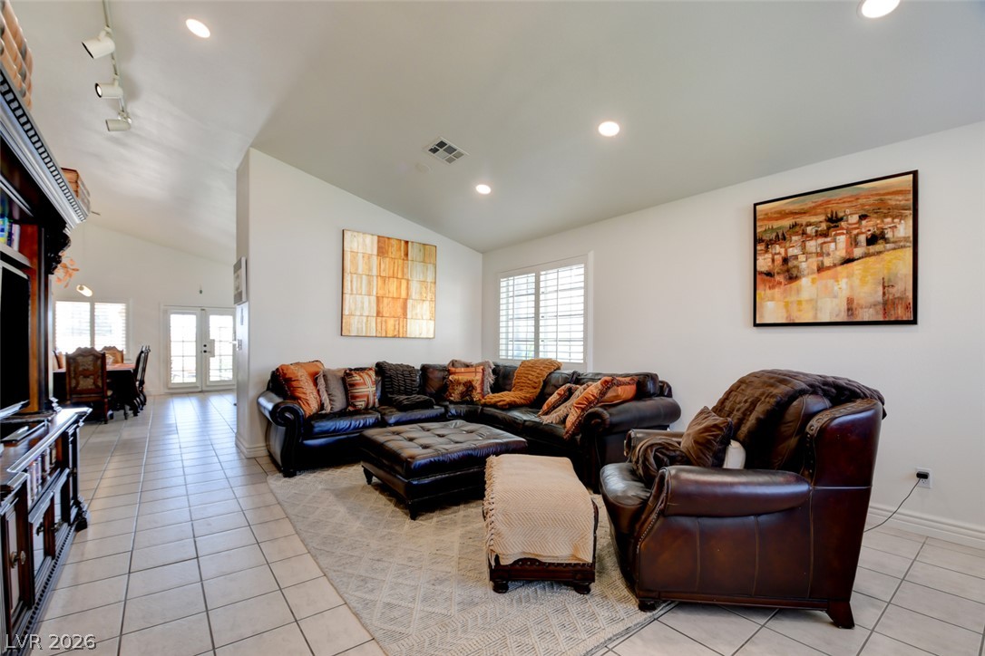 7365 Tamarind Avenue Property Photo 7