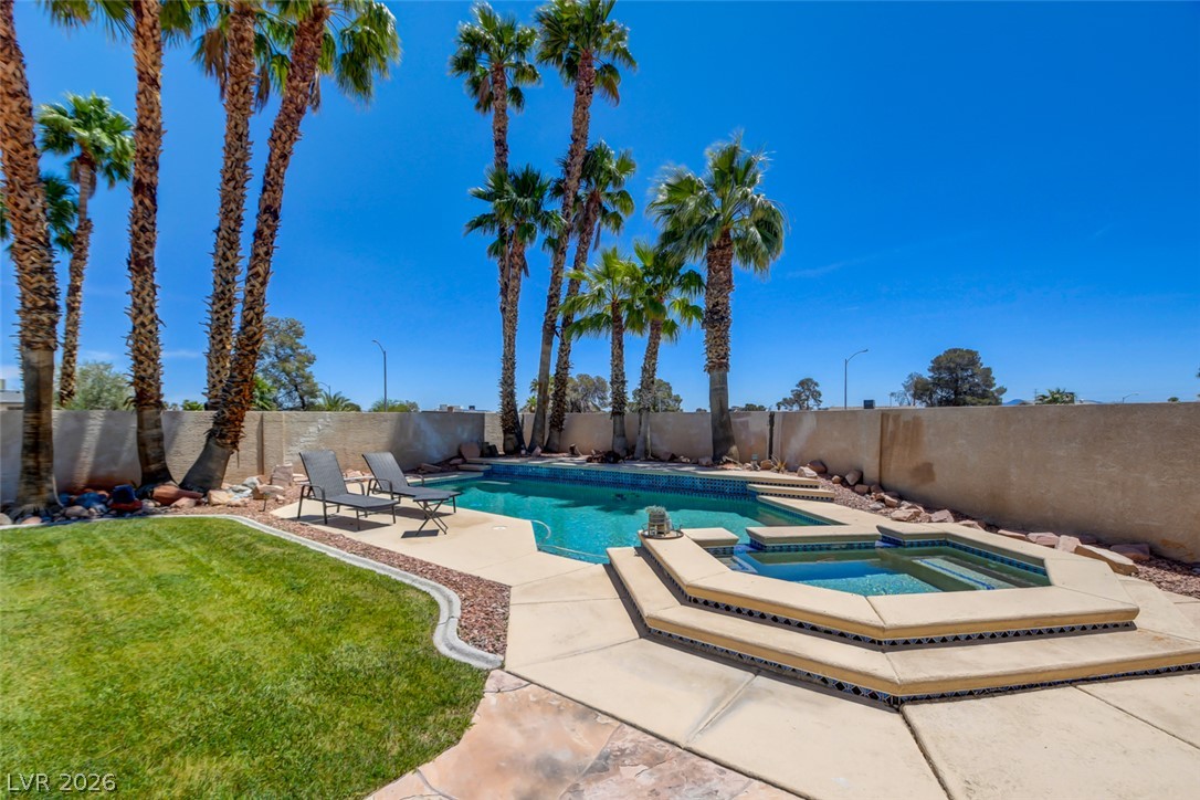 7365 Tamarind Avenue Property Photo 30
