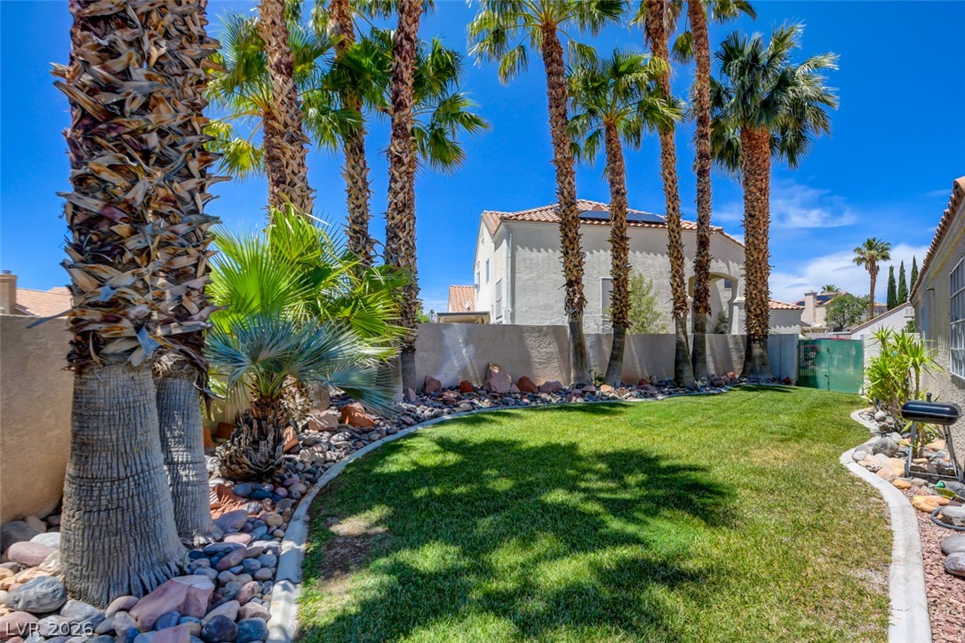 7365 Tamarind Avenue Property Photo 34
