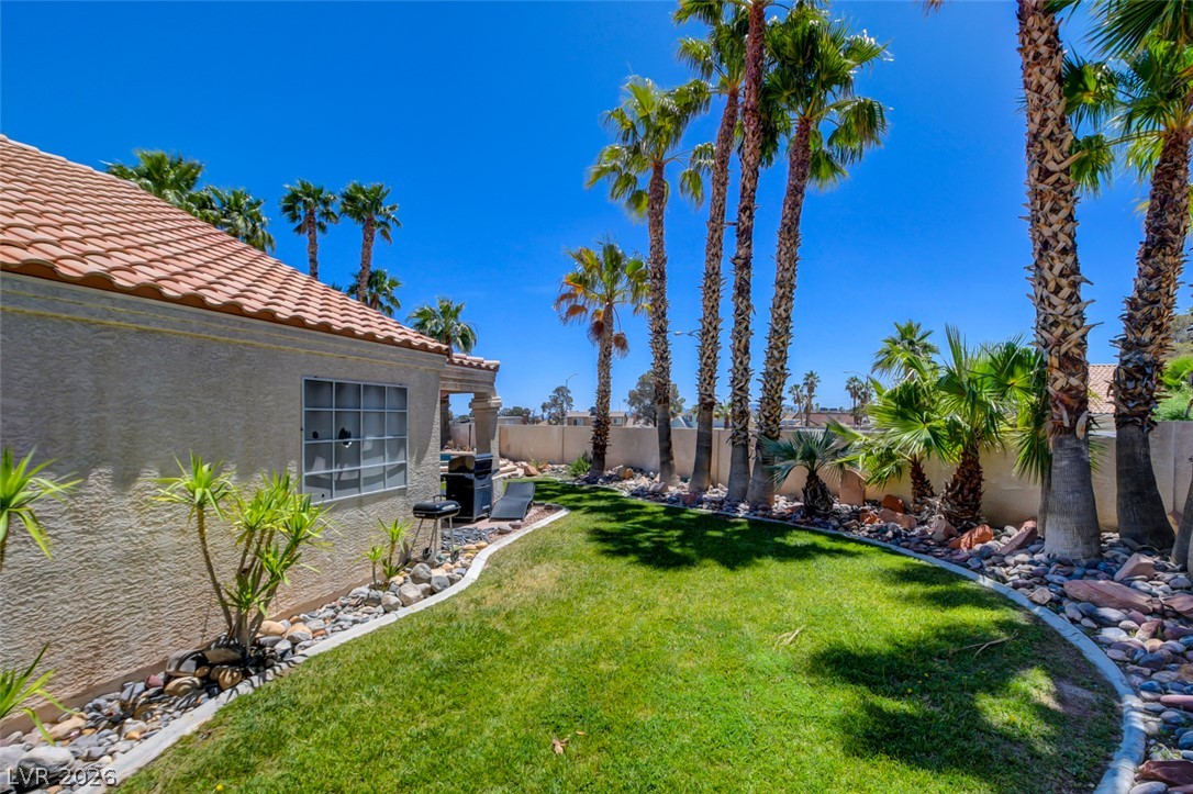 7365 Tamarind Avenue Property Photo 35