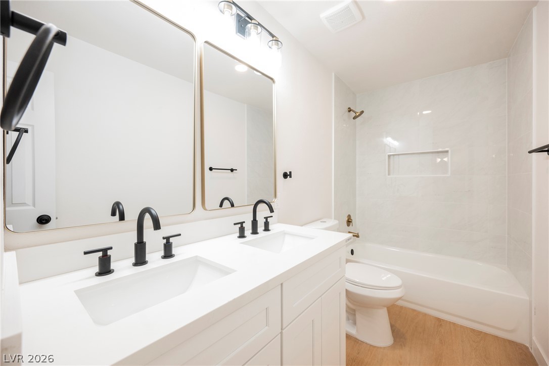 2454 Winterwood Boulevard Property Photo 4