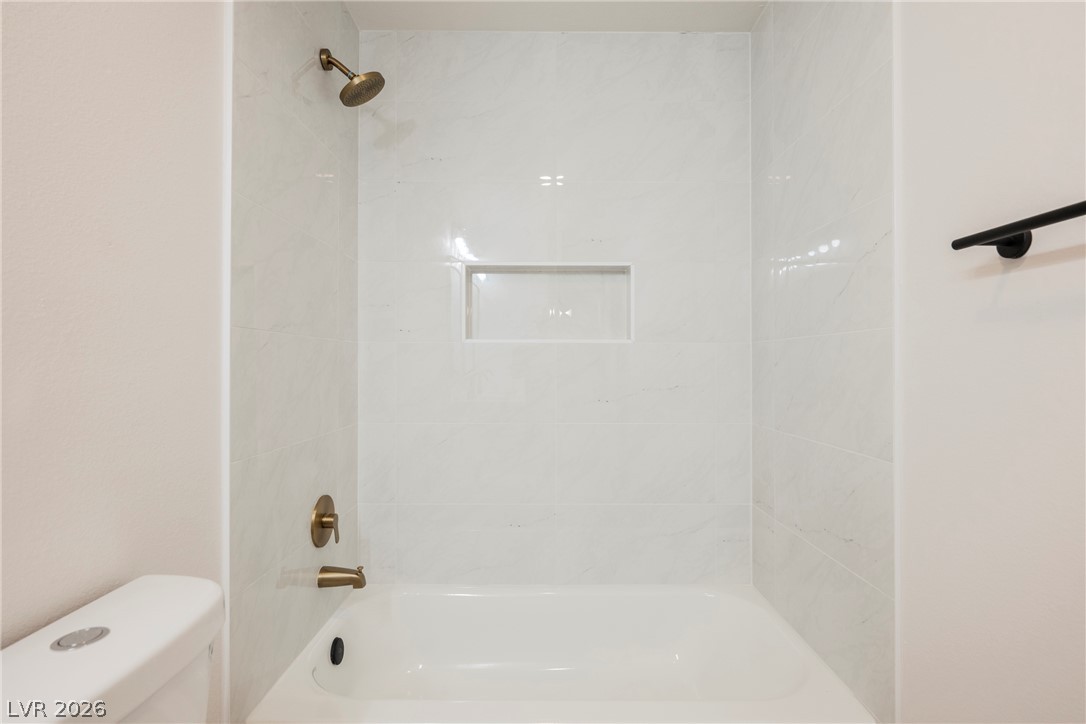2454 Winterwood Boulevard Property Photo 14