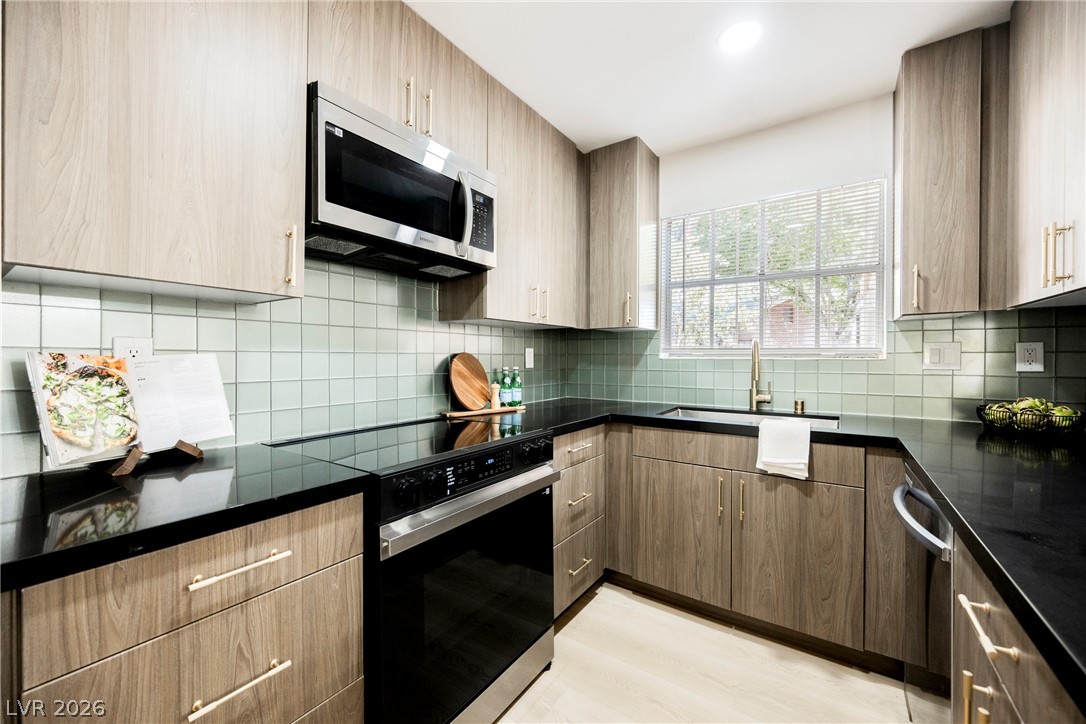 608 Tam O Shanter Property Photo 14