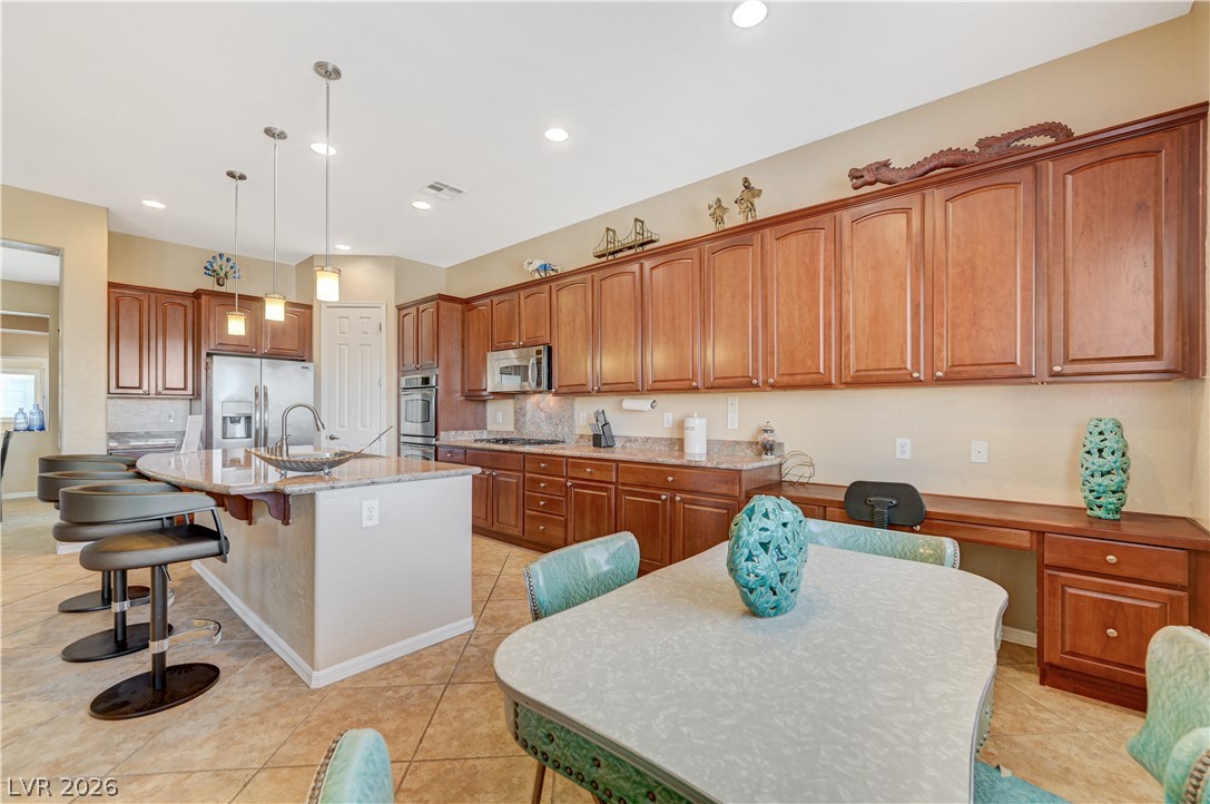2586 Kinghorn Place Property Photo 17