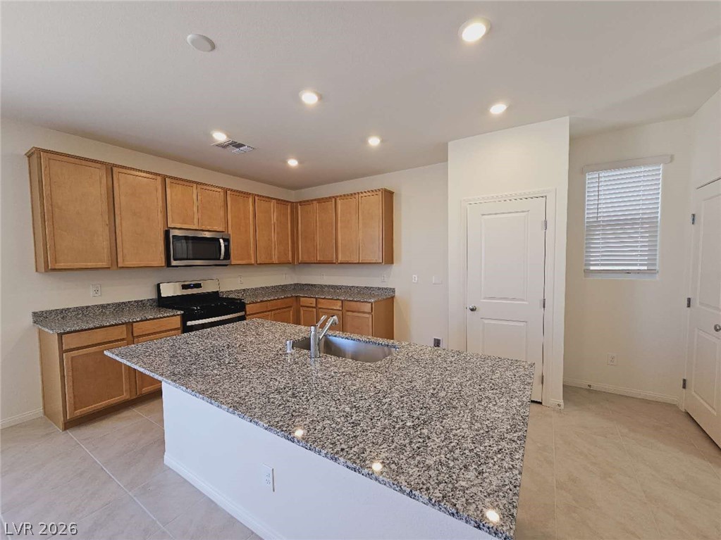 4105 Scarlet Cob Avenue Property Photo 13