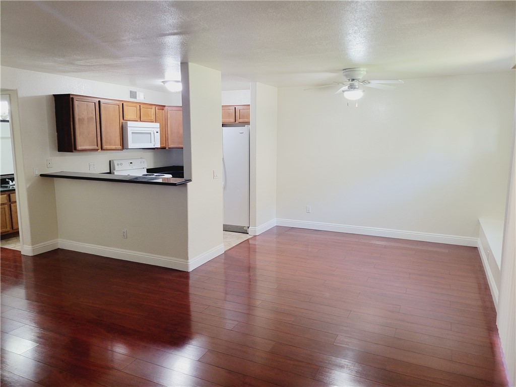 9325 West Desert Inn Road 178 Property Photo 4