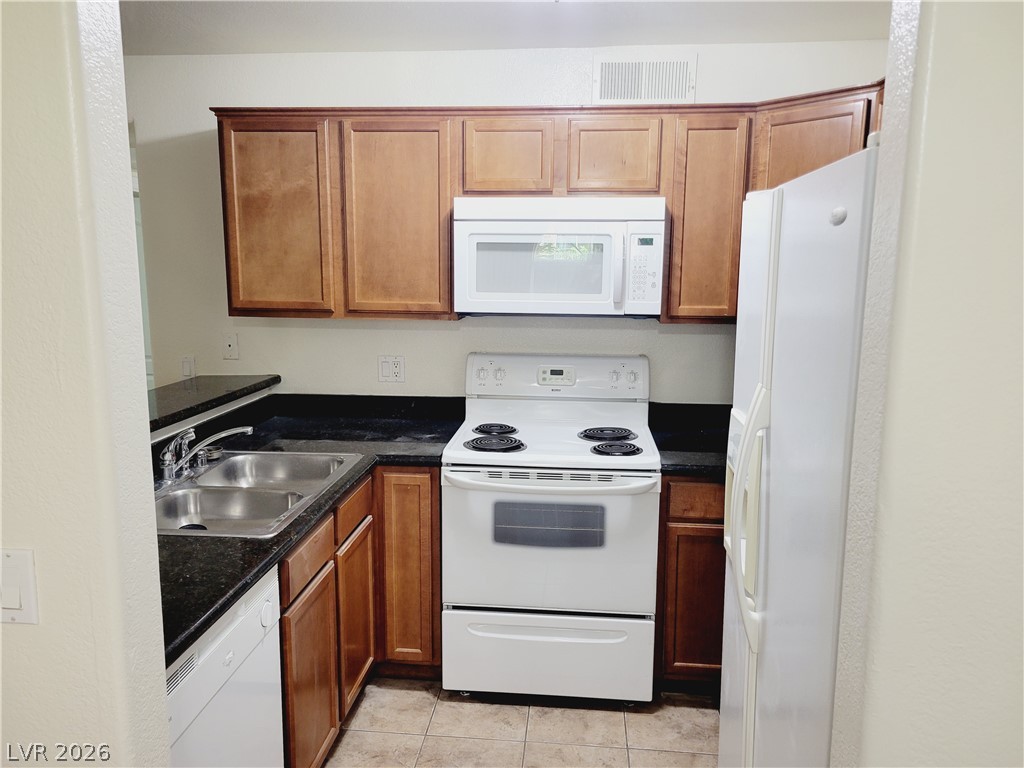 9325 West Desert Inn Road 178 Property Photo 7