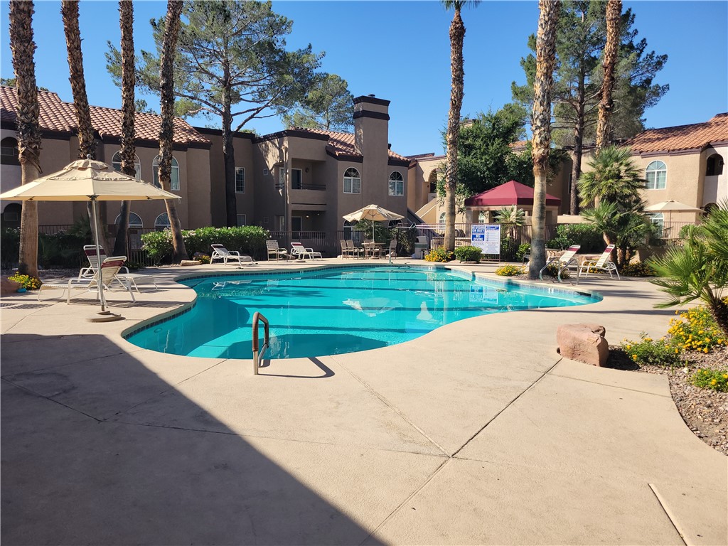9325 West Desert Inn Road 178 Property Photo 16
