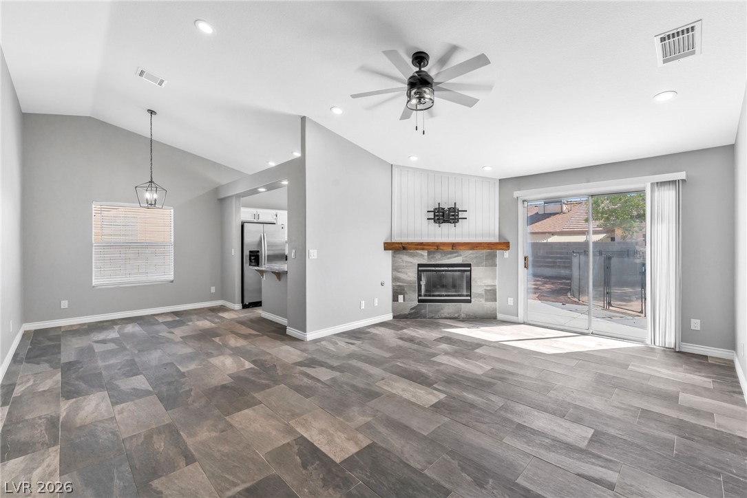 5308 Dana Springs Way Property Photo 3