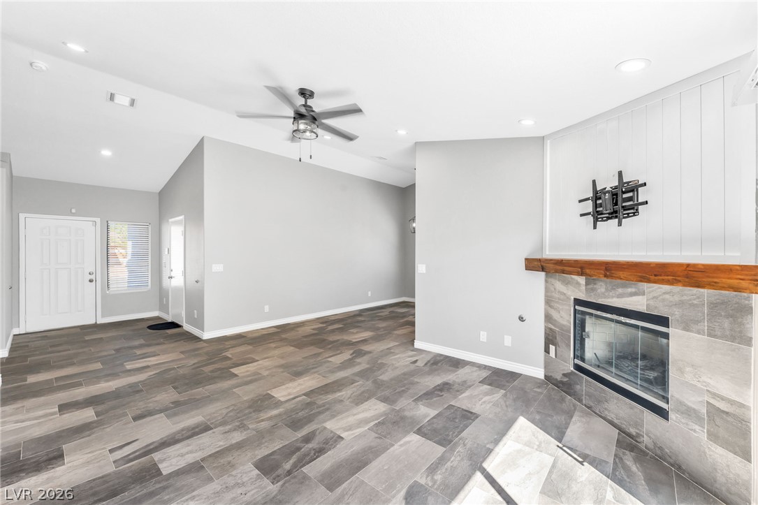 5308 Dana Springs Way Property Photo 9