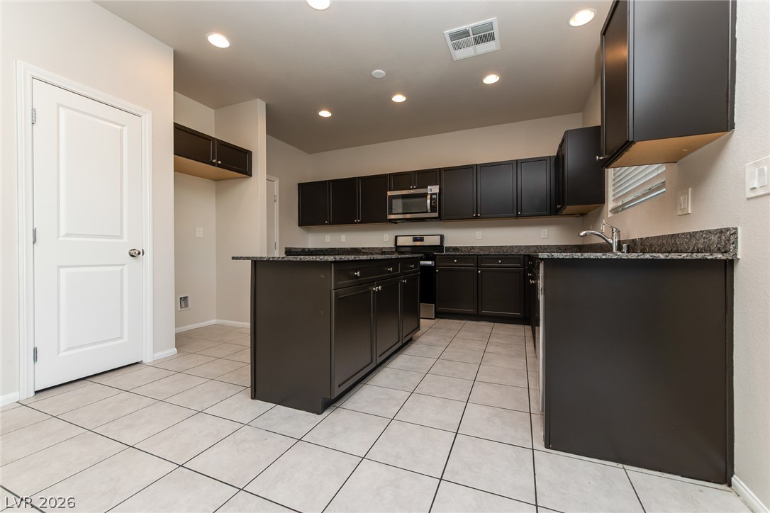 5729 Artesia Fountain Street Property Photo 10