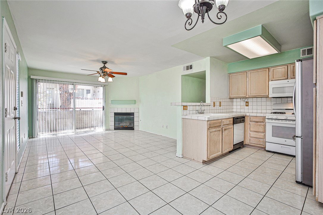 4955 Lindell Road 221 Property Photo 4