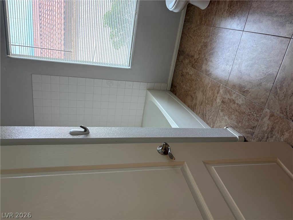 2305 West Horizon Ridge Parkway 1814 Property Photo 20