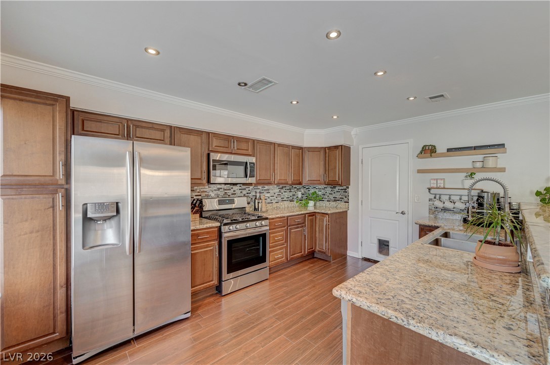 2064 Waverly Circle Property Photo 16