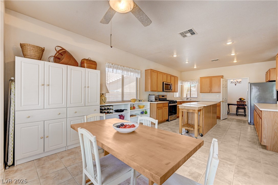 8316 Dawn Breeze Avenue Property Photo 21