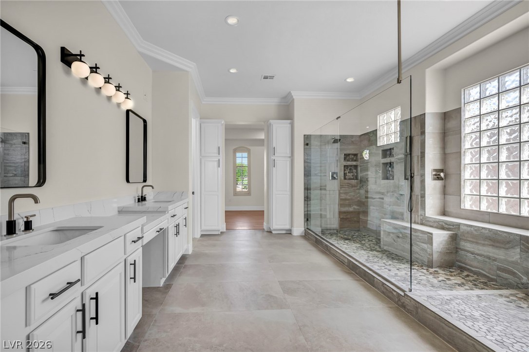 4754 Riva De Romanza Street Property Photo 13