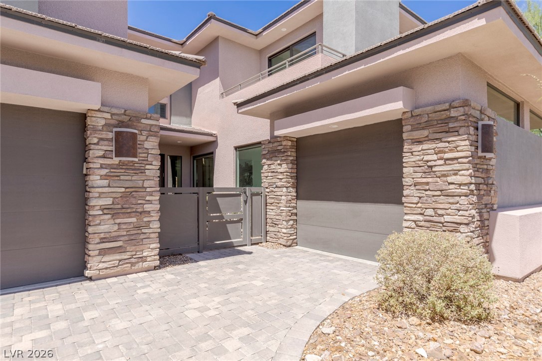 47 Pristine Glen Street Property Photo 2