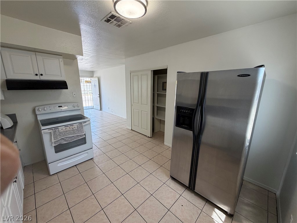 425 East Merlayne Drive Property Photo 6