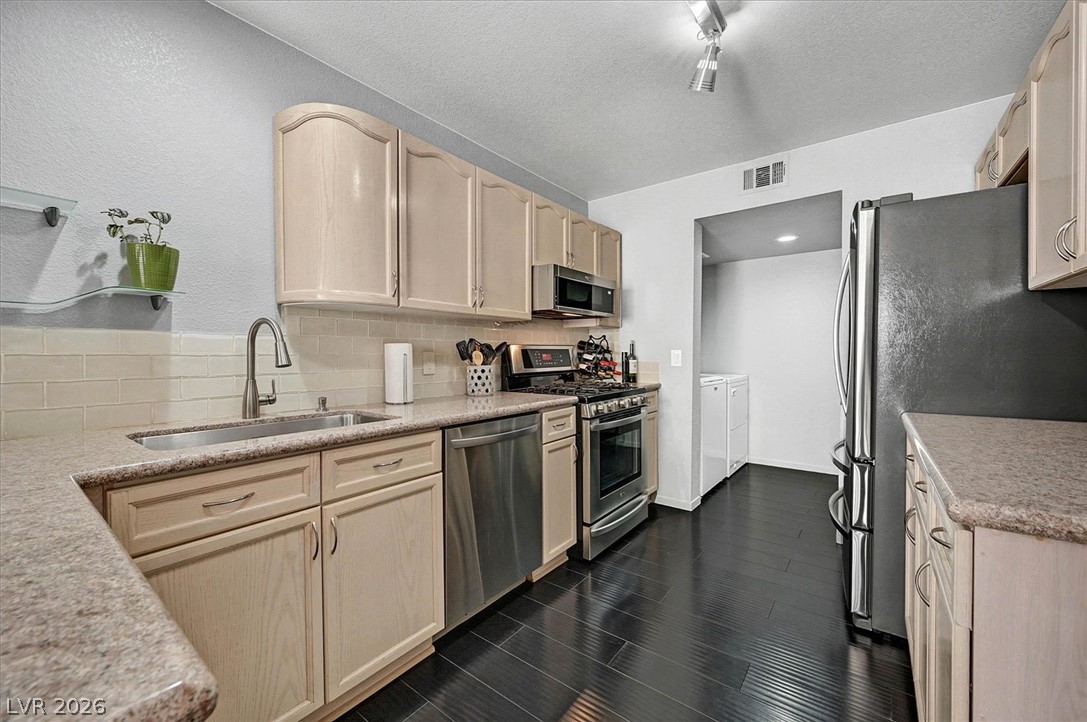 7950 Rosellen Avenue Property Photo 10