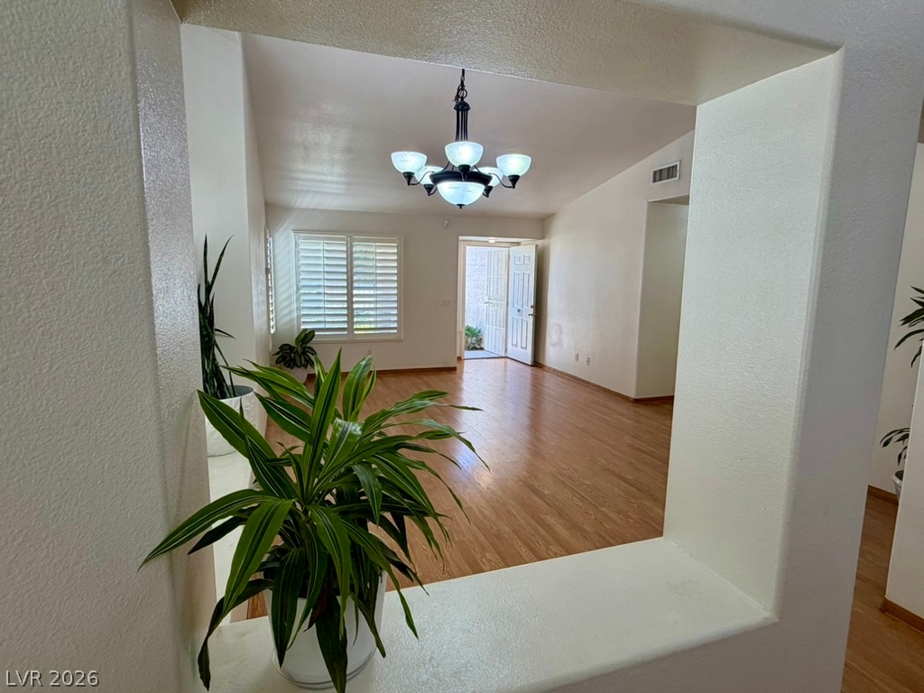 1809 Lyell Canyon Lane Property Photo 7