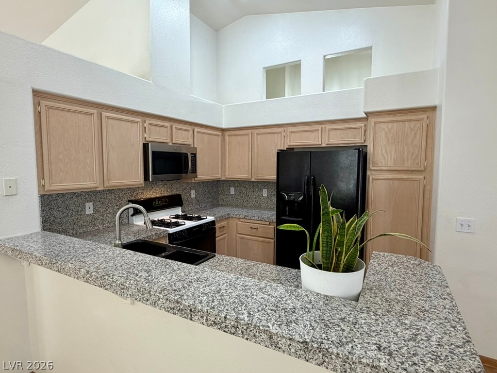 1809 Lyell Canyon Lane Property Photo 11