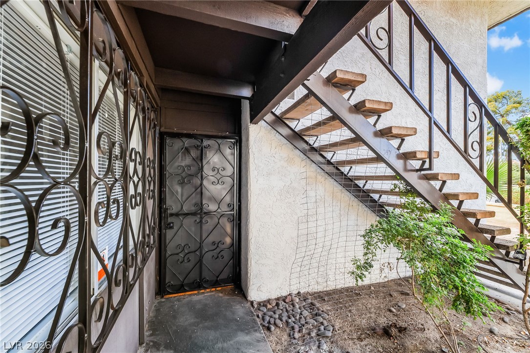 1405 Vegas Valley Drive 51 Property Photo 3
