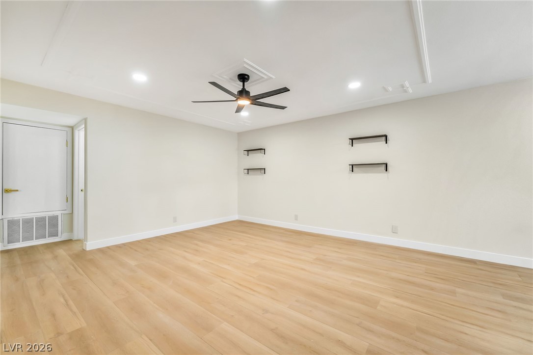1405 Vegas Valley Drive 51 Property Photo 4