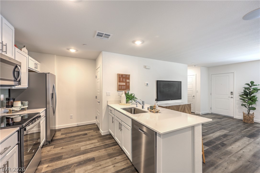 990 Desert Spruce Street Property Photo 14