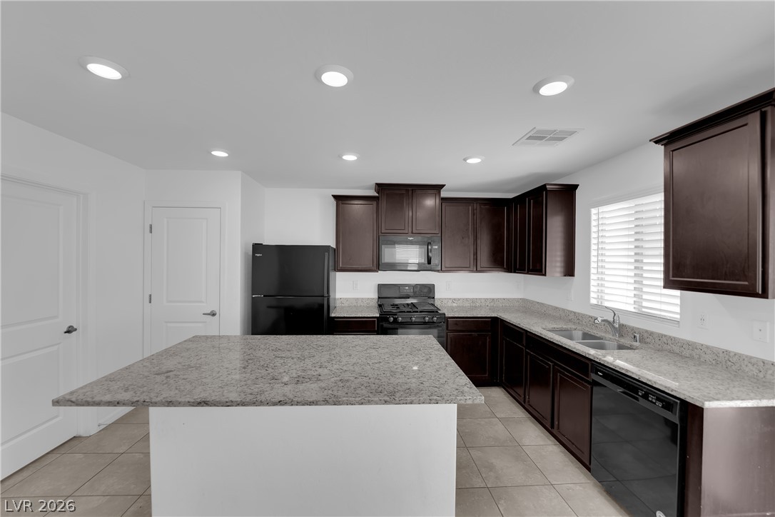 6421 Broadcloth Court Property Photo 2