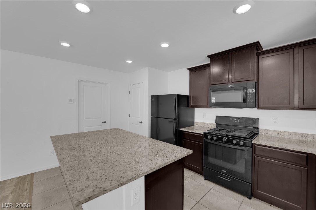 6421 Broadcloth Court Property Photo 29
